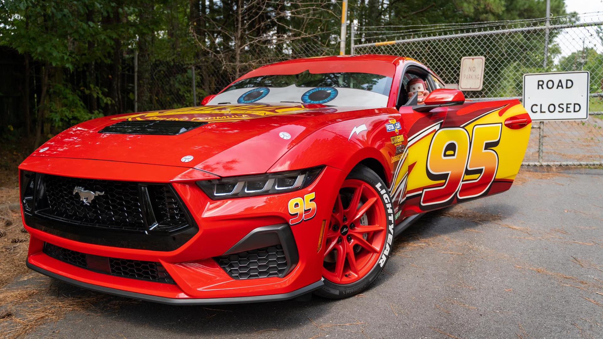 2024-ford-mustang-gt-lightning-mcqueen